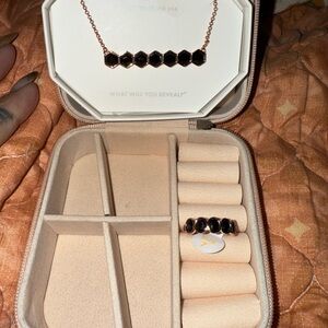 Elegant Black and Gold Jewelry Set